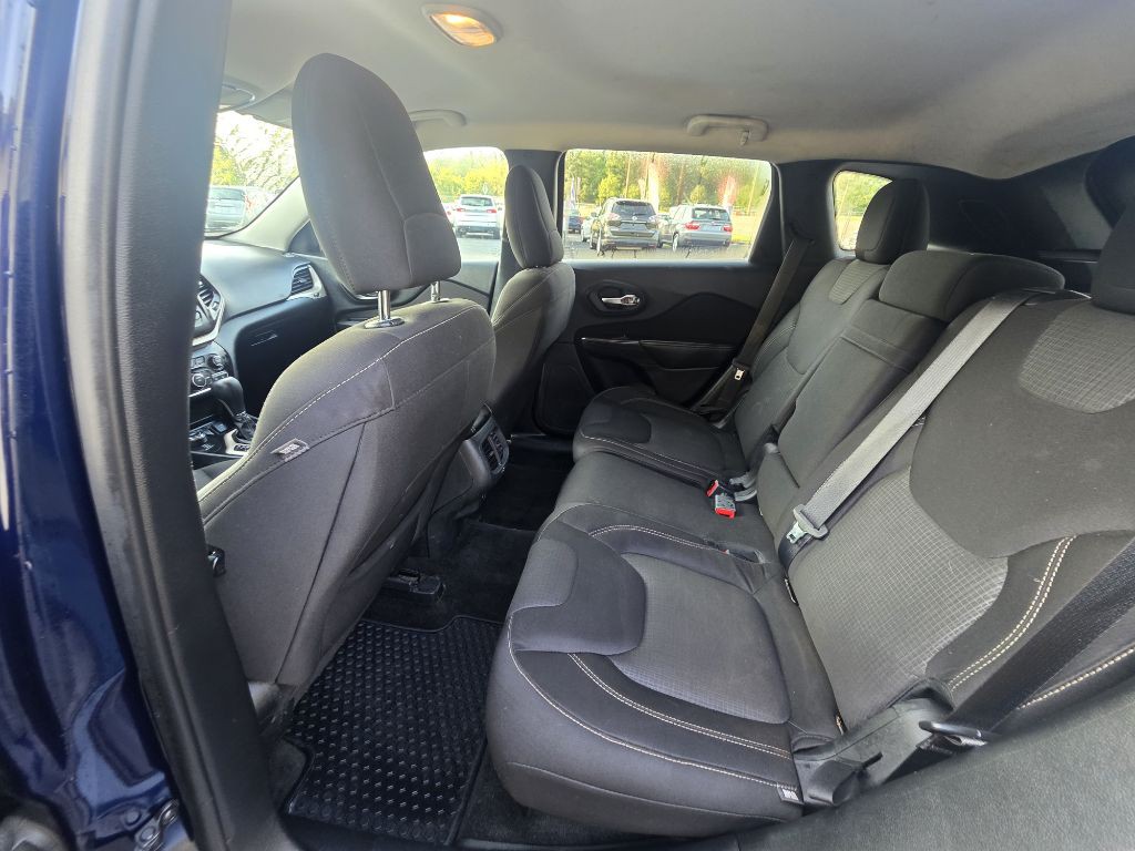 2015 Jeep Cherokee Image 11