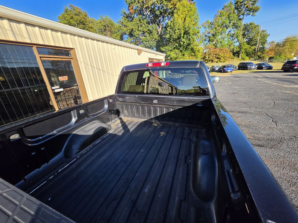 2010 GMC Sierra Image 2