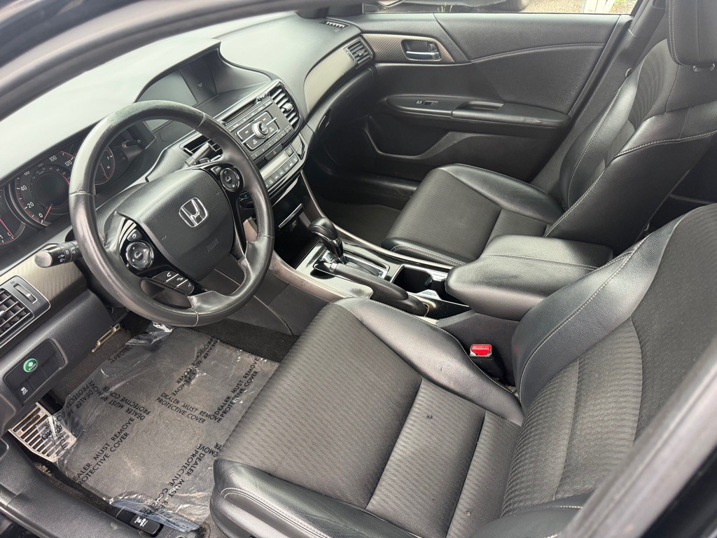 2017 Honda Accord Image 7