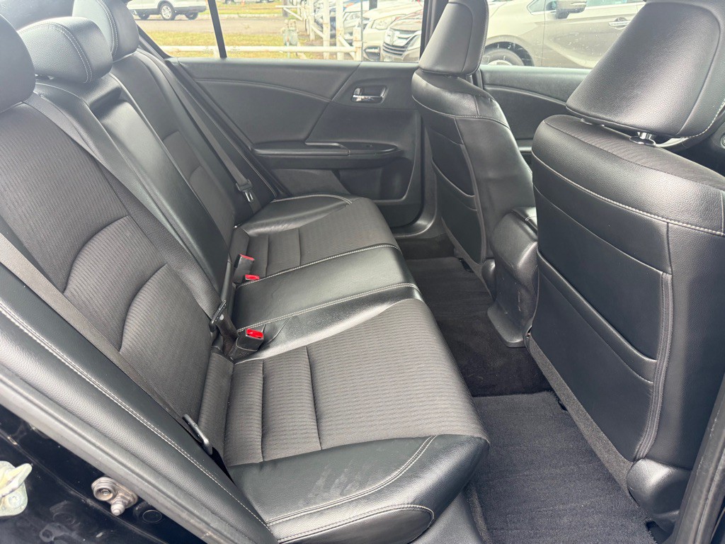 2017 Honda Accord Image 9