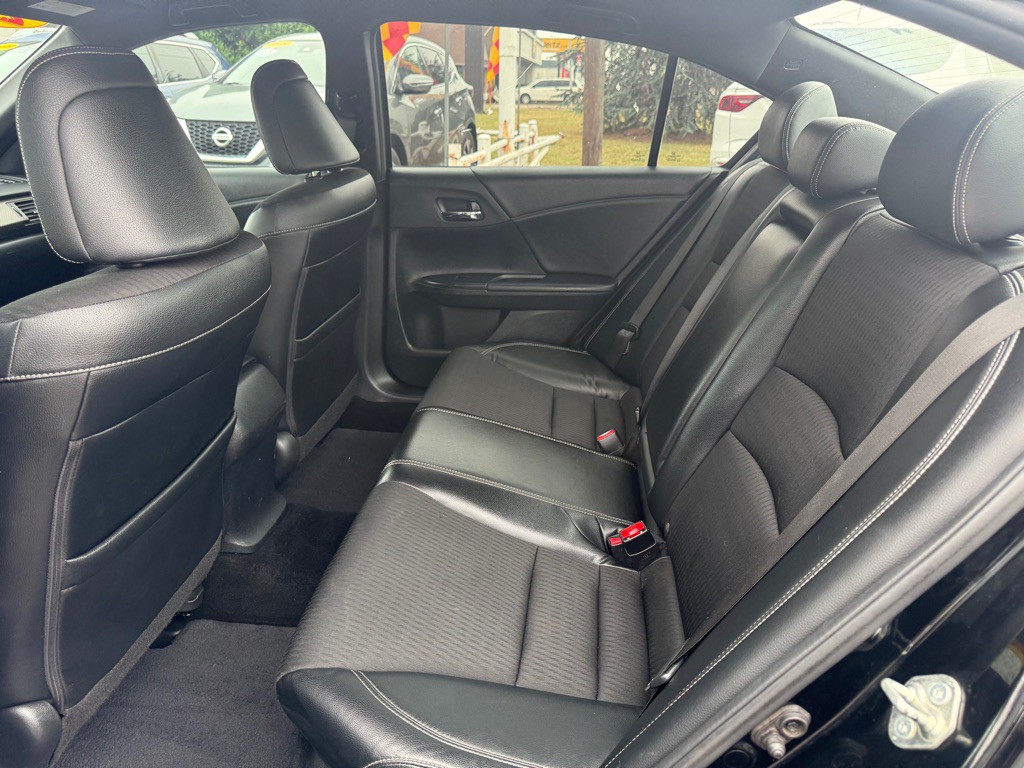 2017 Honda Accord Image 10