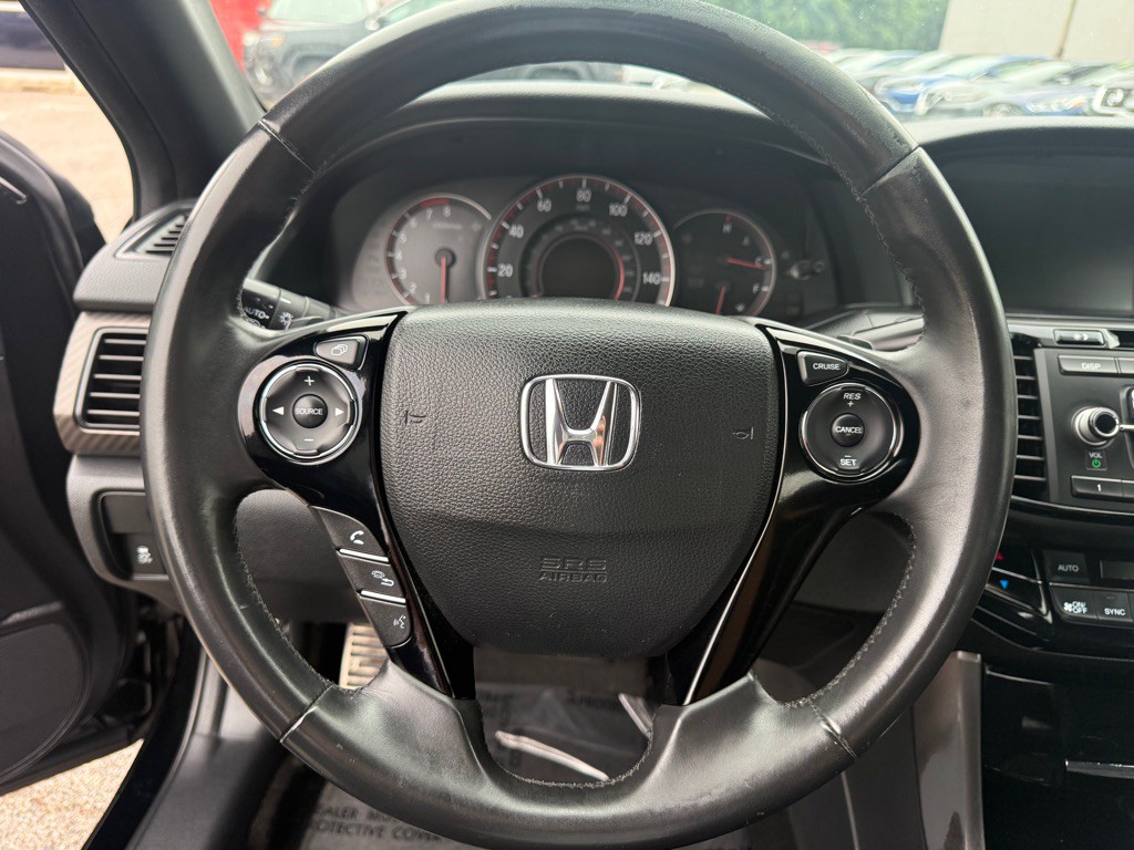 2017 Honda Accord Image 12