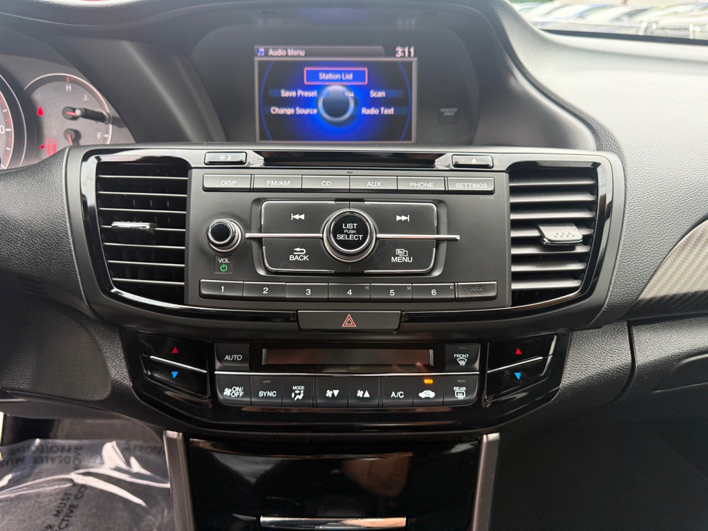 2017 Honda Accord Image 15