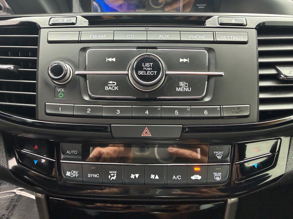 2017 Honda Accord Image 19