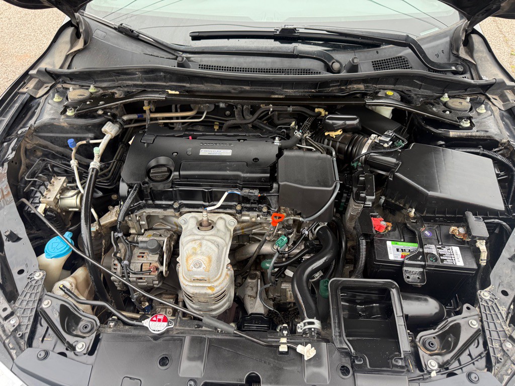 2017 Honda Accord Image 24