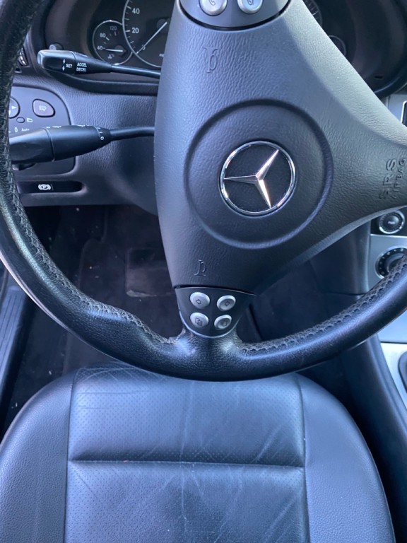 2006 Mercedes-Benz C-Class Image 6