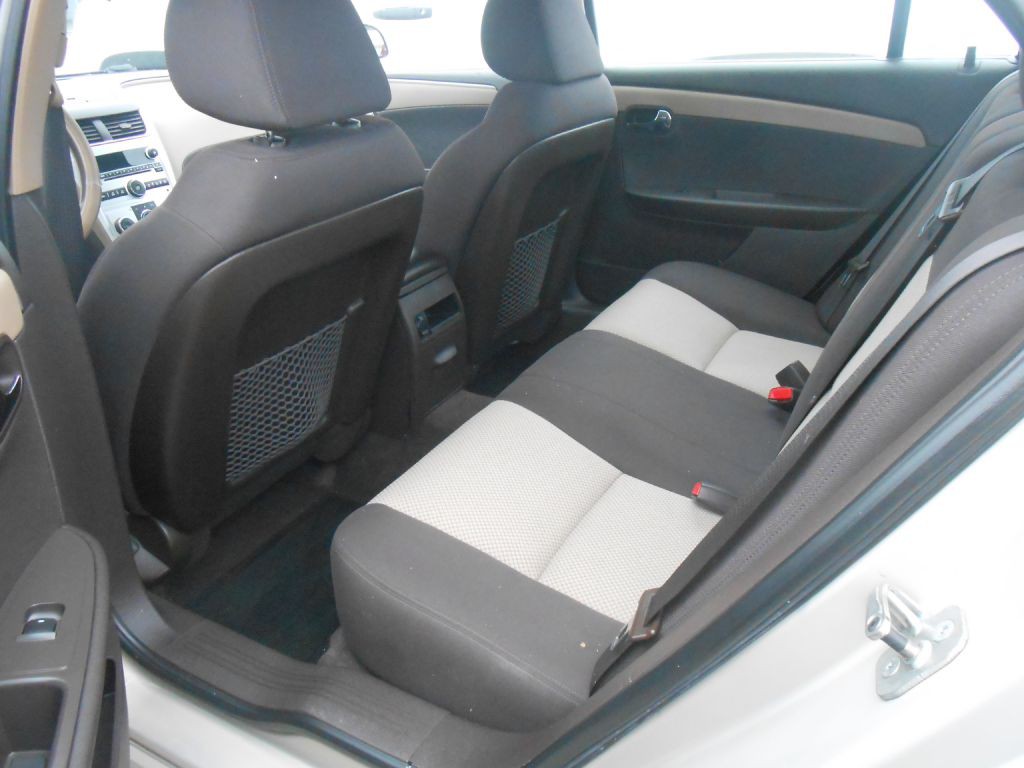 2010 Chevrolet Malibu Image 6
