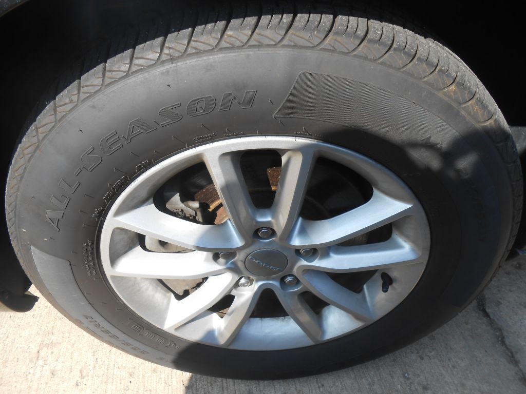 2013 Dodge Grand Caravan Image 2