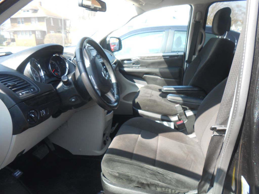 2013 Dodge Grand Caravan Image 4