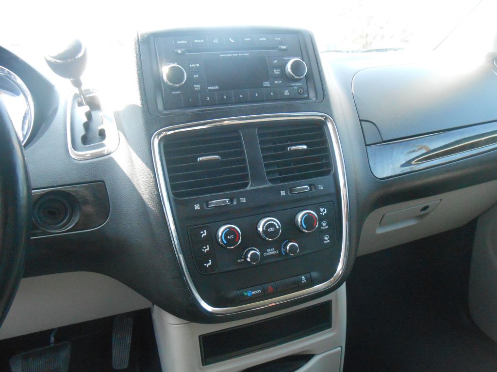 2013 Dodge Grand Caravan Image 5