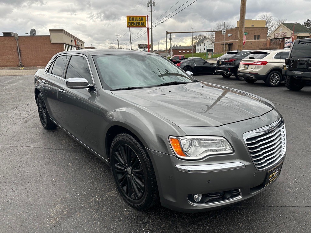 2012 Chrysler 300 Image 3
