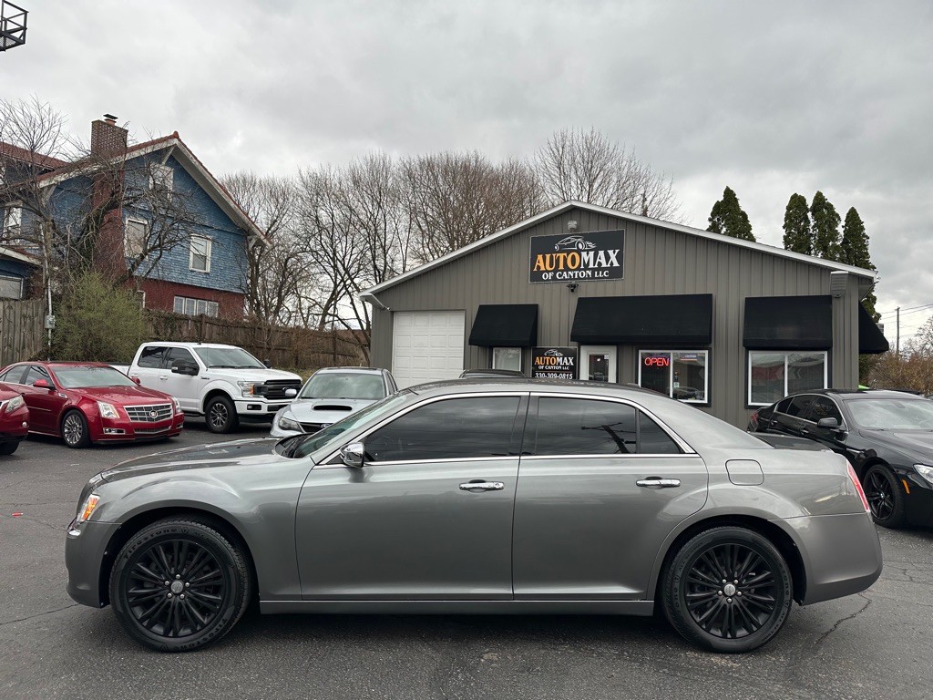 2012 Chrysler 300 Image 5