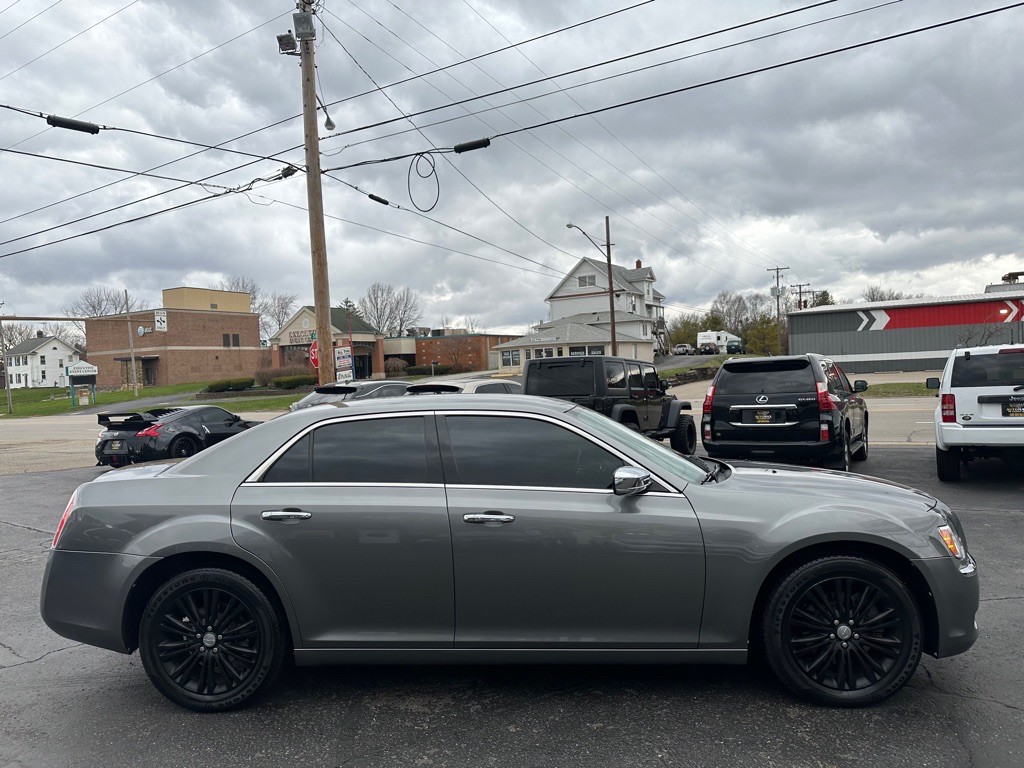 2012 Chrysler 300 Image 6