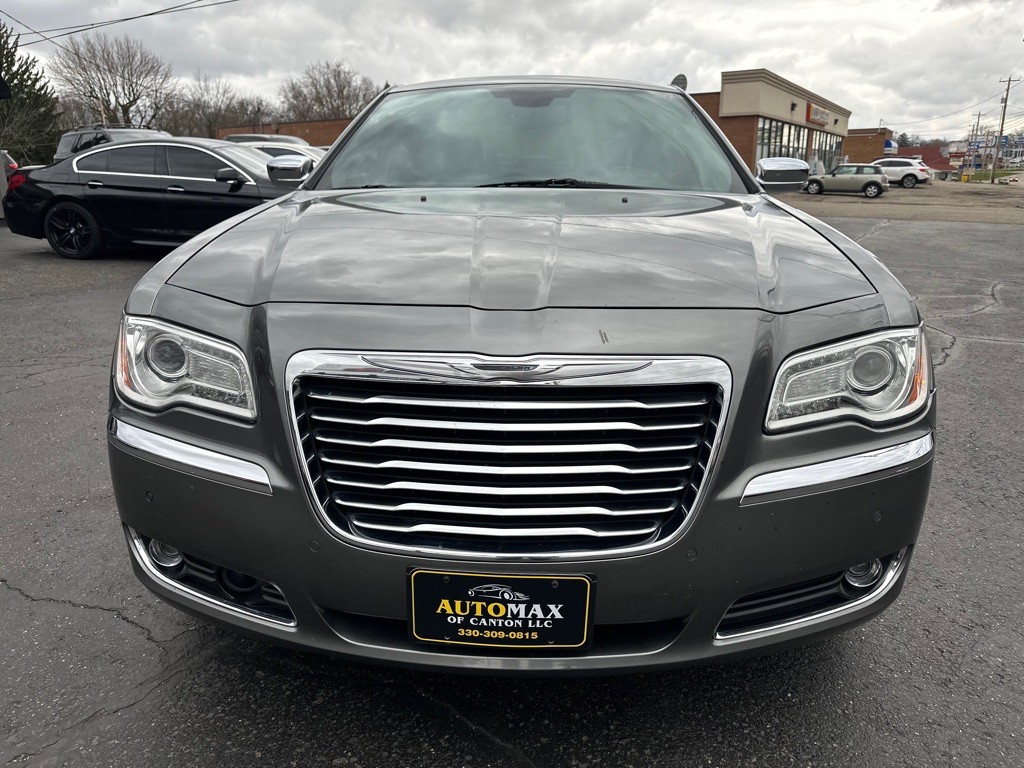2012 Chrysler 300 Image 7