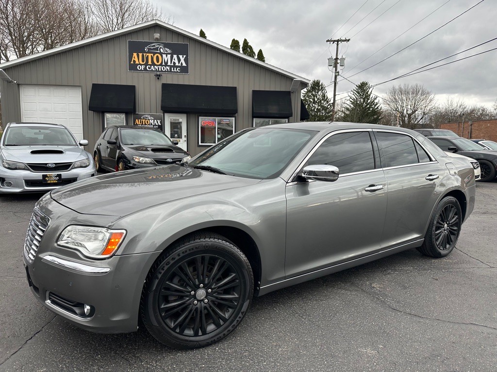 2012 Chrysler 300 Image 25
