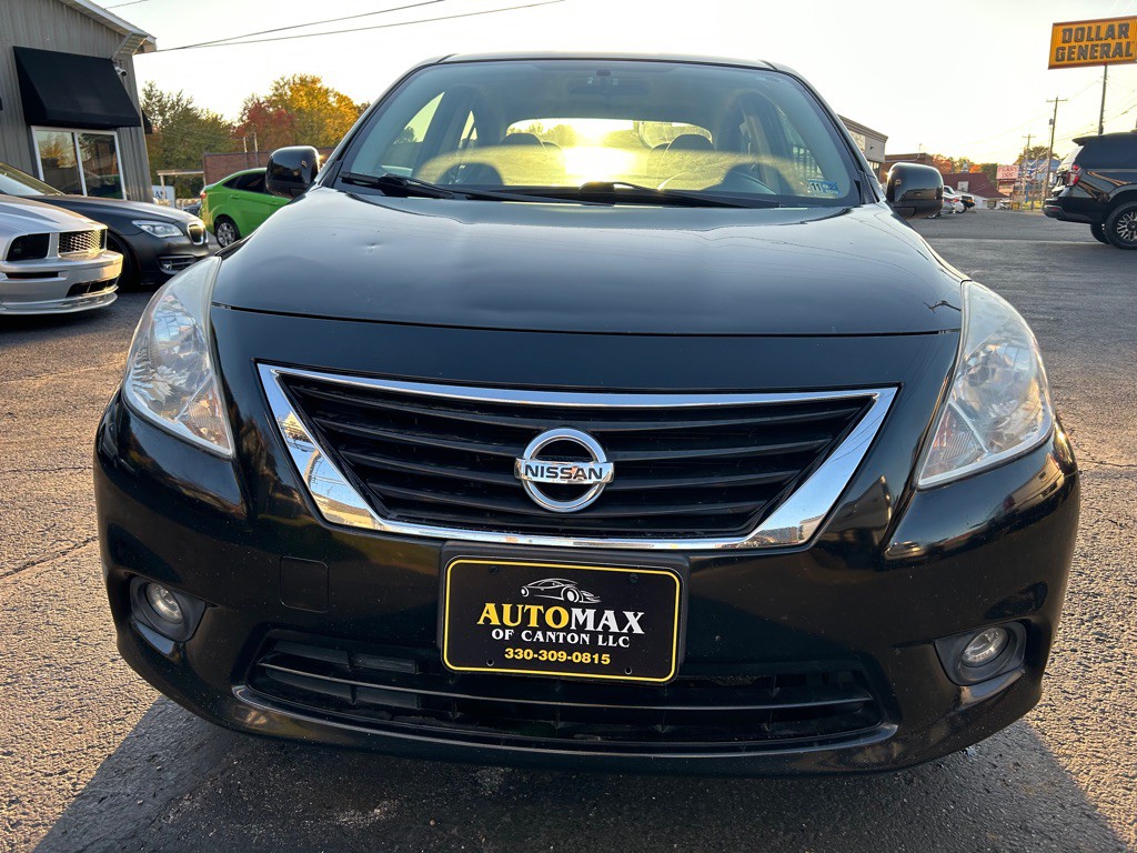 2013 Nissan Versa Image 2