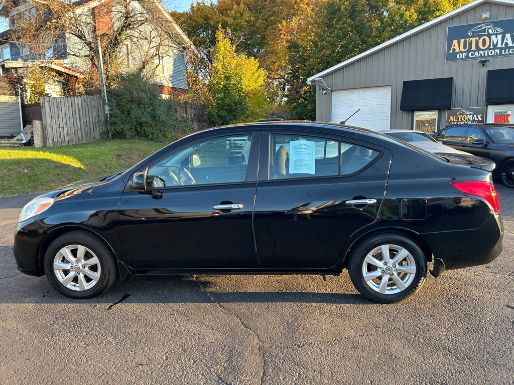 2013 Nissan Versa Image 5