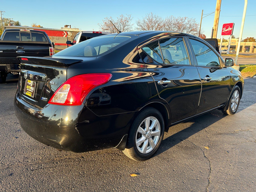 2013 Nissan Versa Image 6
