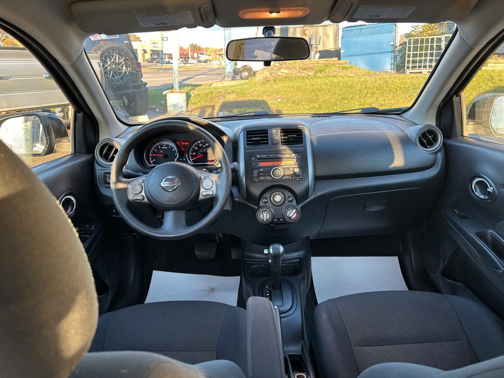 2013 Nissan Versa Image 9