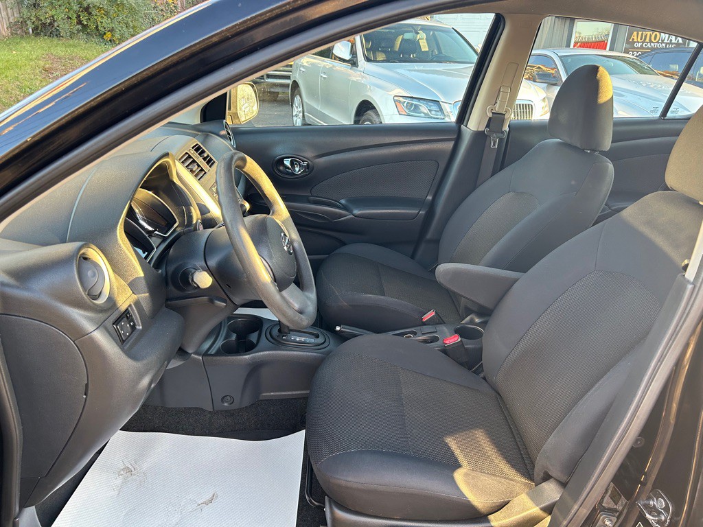 2013 Nissan Versa Image 11