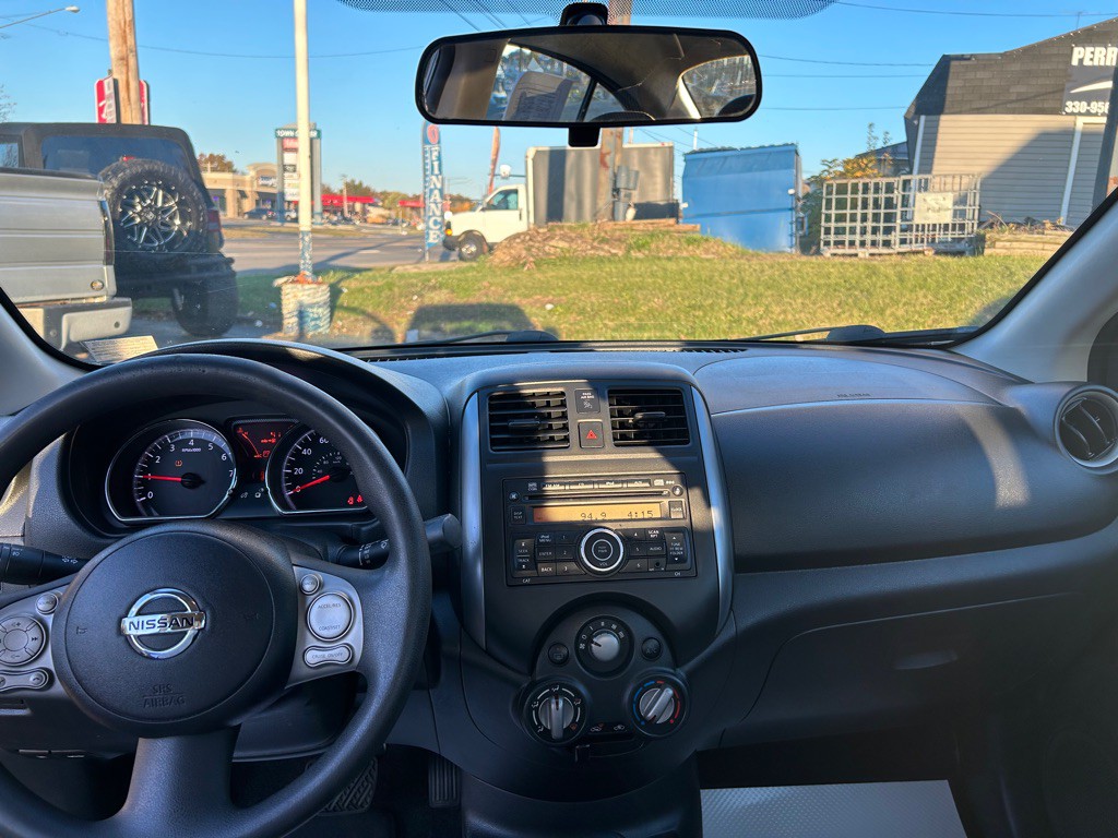 2013 Nissan Versa Image 13