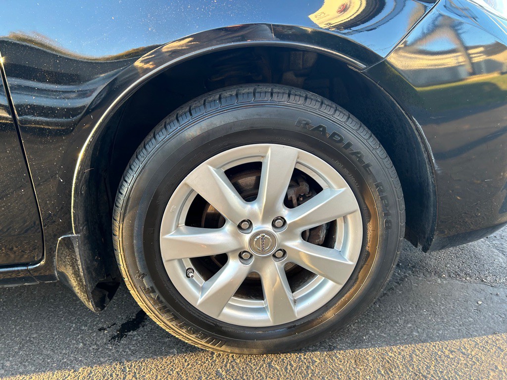 2013 Nissan Versa Image 17