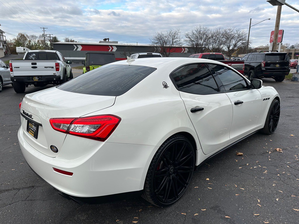 2016 Maserati Ghibli Image 8