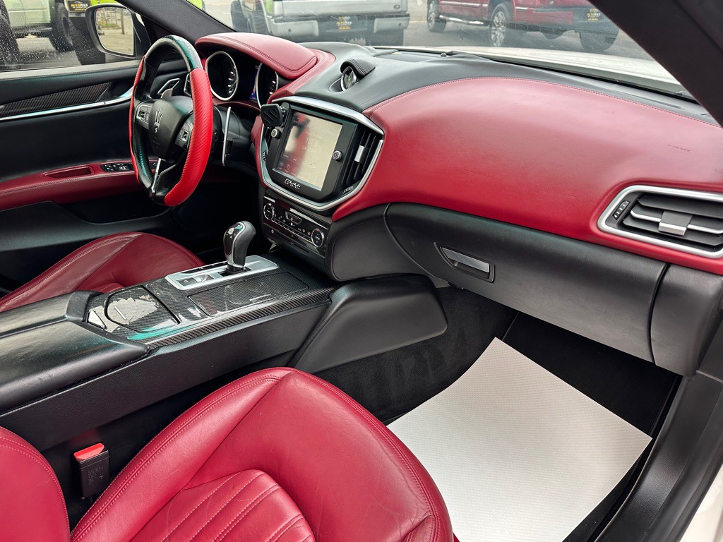 2016 Maserati Ghibli Image 10