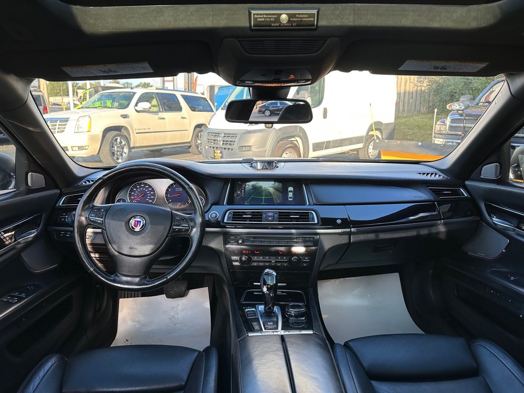 2014 BMW 7 Series Image 11