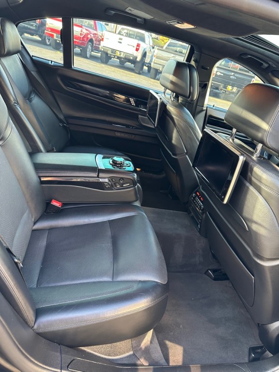 2014 BMW 7 Series Image 14