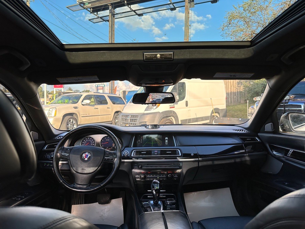 2014 BMW 7 Series Image 17