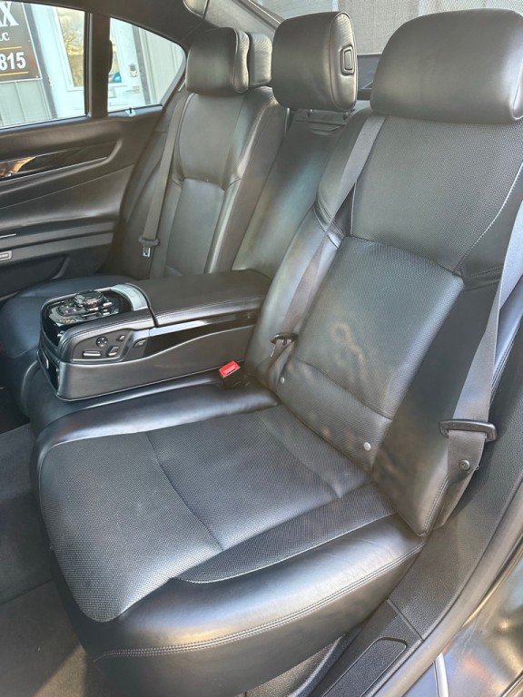 2014 BMW 7 Series Image 18