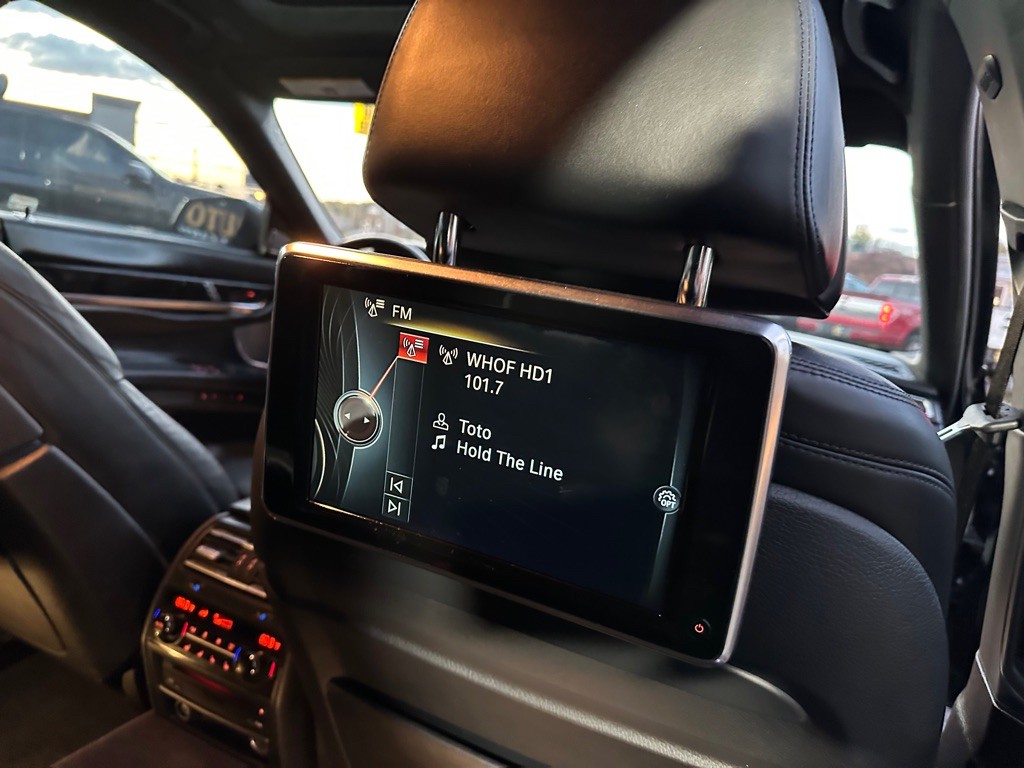 2014 BMW 7 Series Image 36