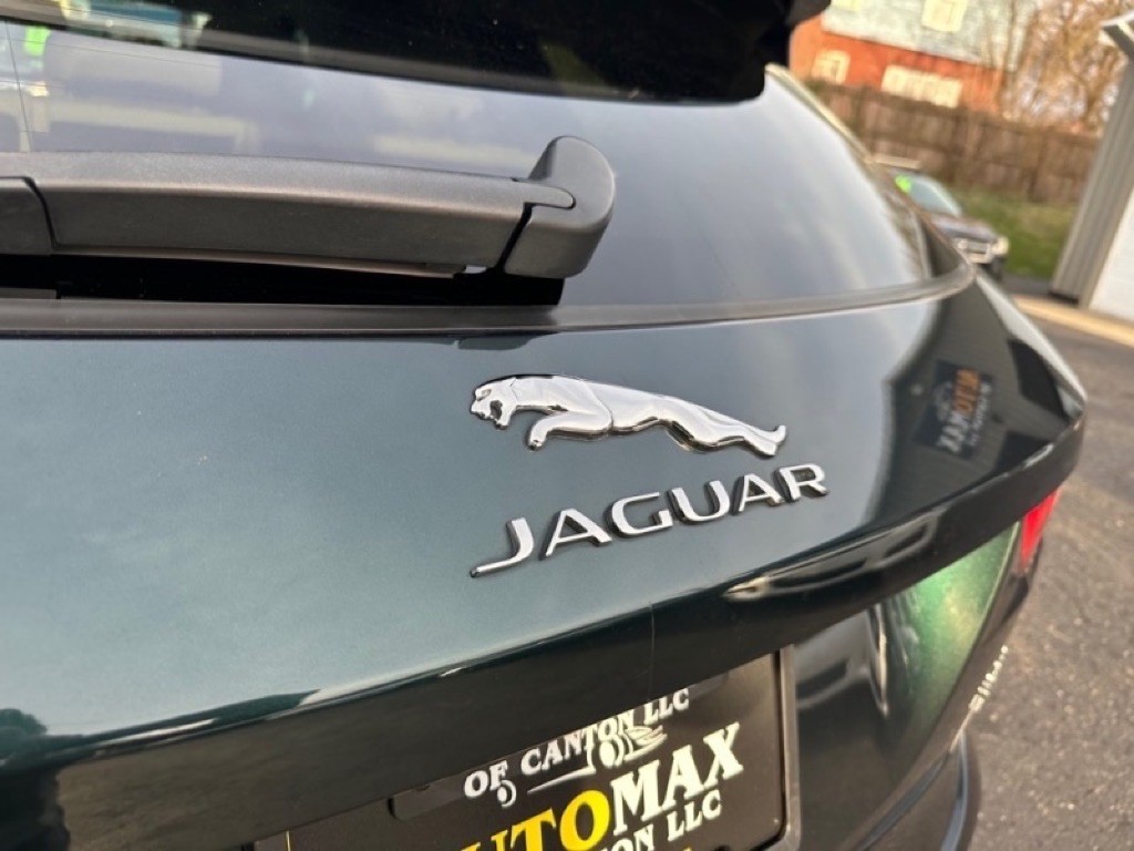 2017 Jaguar F-PACE Image 8