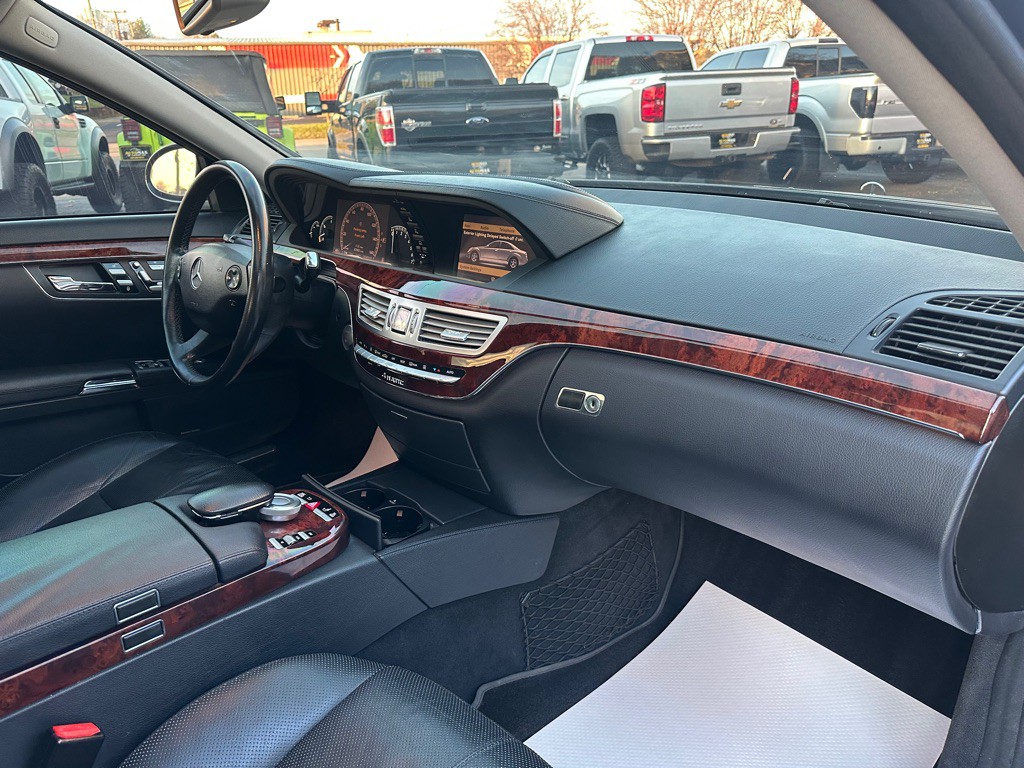 2007 Mercedes-Benz S-Class Image 12