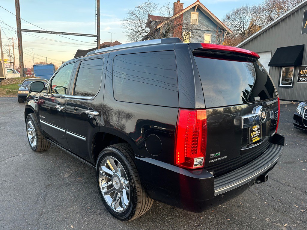2011 Cadillac Escalade Image 6