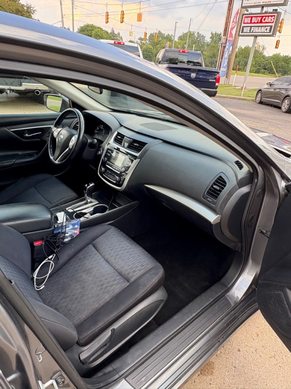 2018 Nissan Altima Image 9