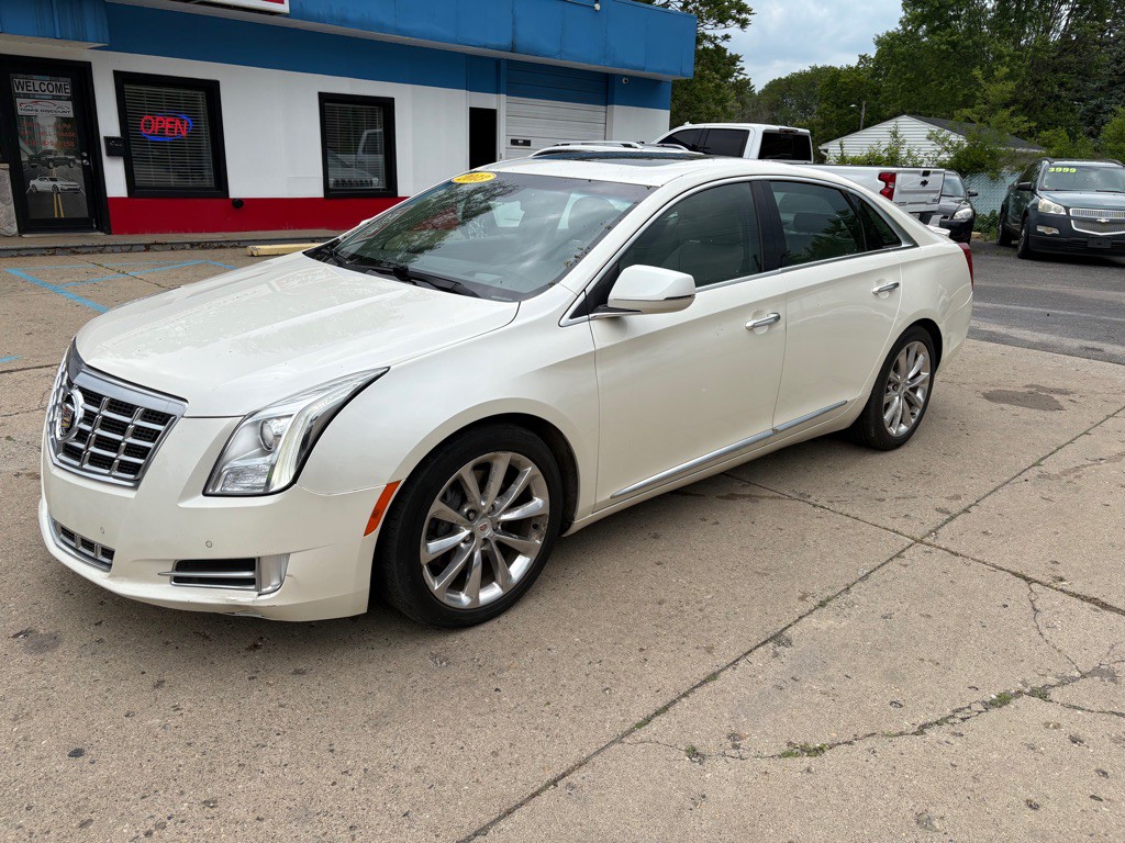 2013 Cadillac XTS Image 1