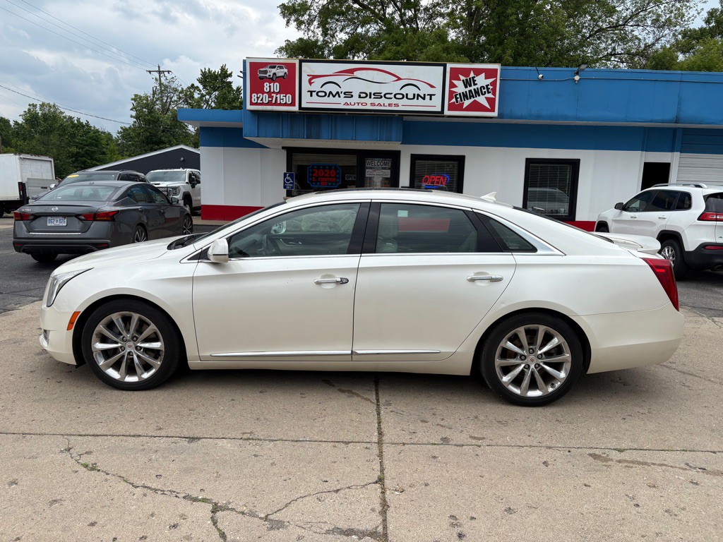 2013 Cadillac XTS Image 2