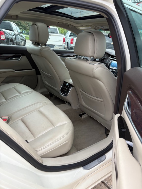 2013 Cadillac XTS Image 10