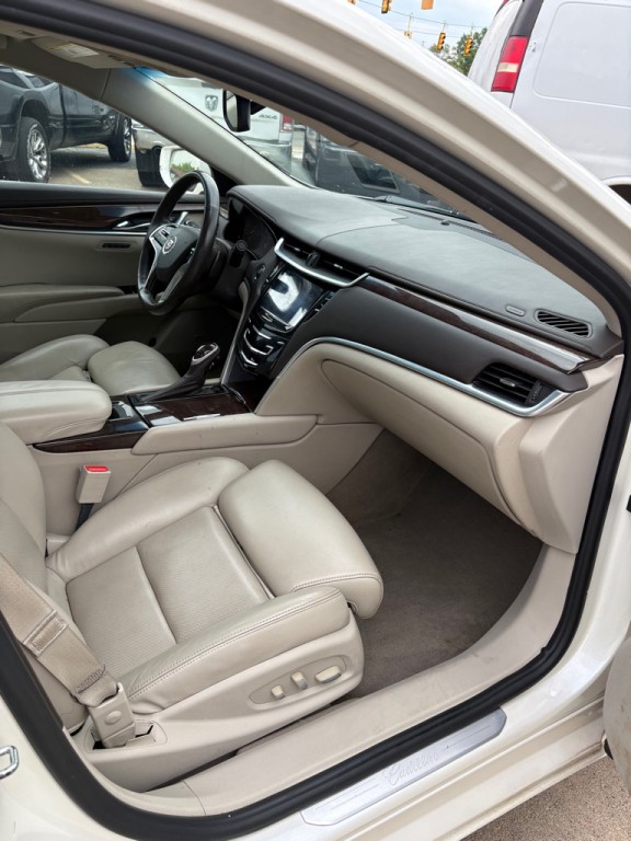 2013 Cadillac XTS Image 11