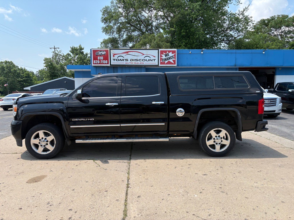 2015 GMC Sierra Image 2