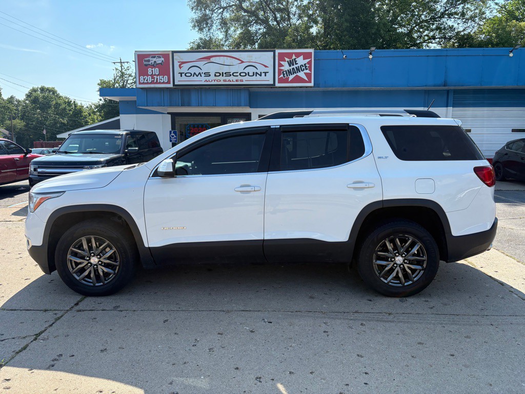 2017 GMC Acadia Image 2