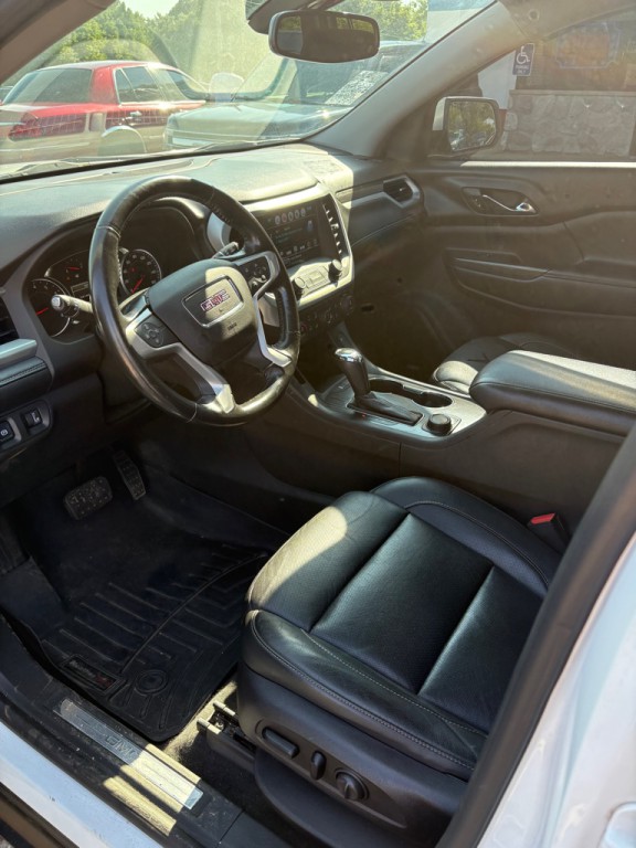 2017 GMC Acadia Image 8