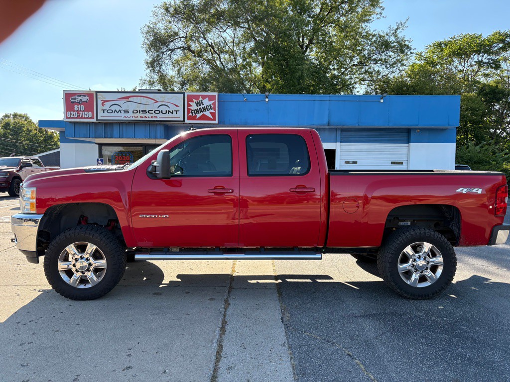 2011 Chevrolet Silverado 1500 Image 2