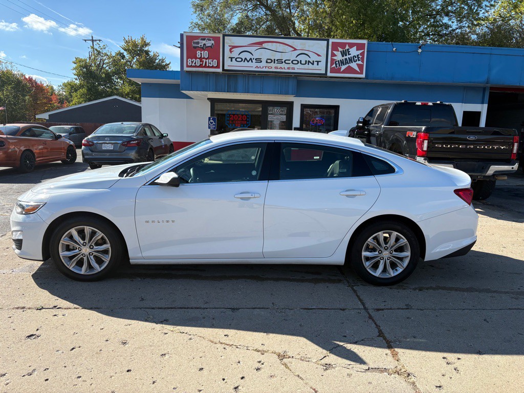 2023 Chevrolet Malibu Image 2