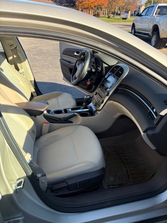 2014 Chevrolet Malibu Image 12