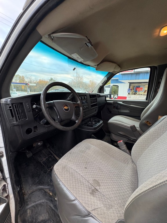 2013 Chevrolet Express Image 8