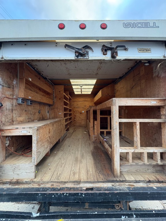 2013 Chevrolet Express Image 9