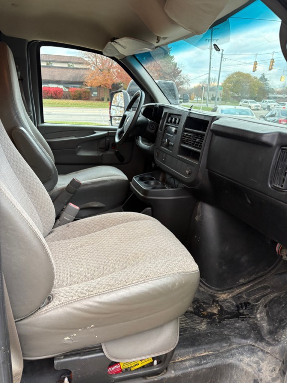 2013 Chevrolet Express Image 13